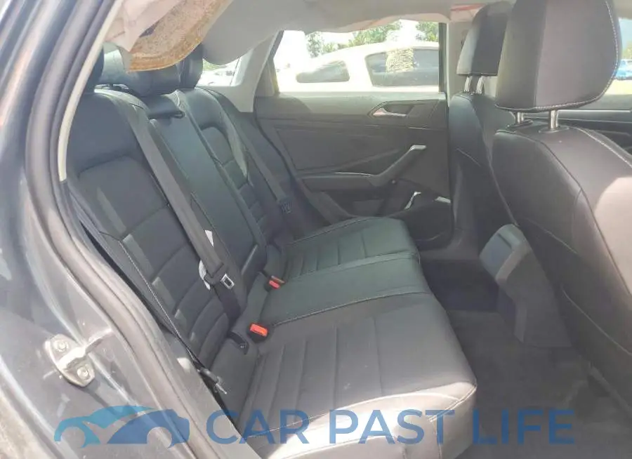 3VW7M7BU6RM080858# 10