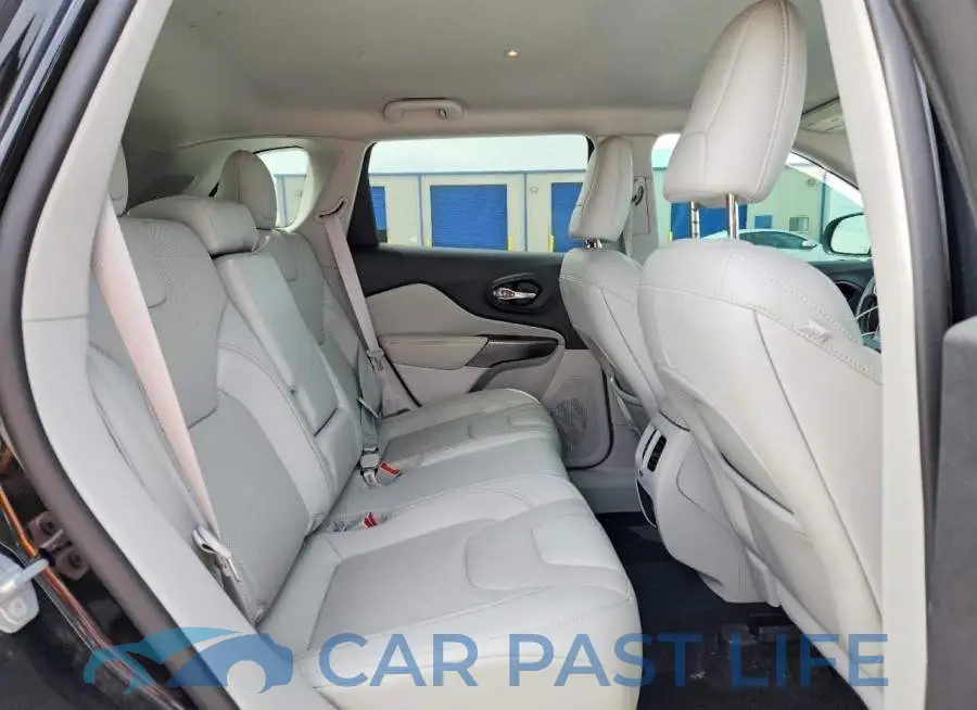 1C4PJLMX3MD106736# 11