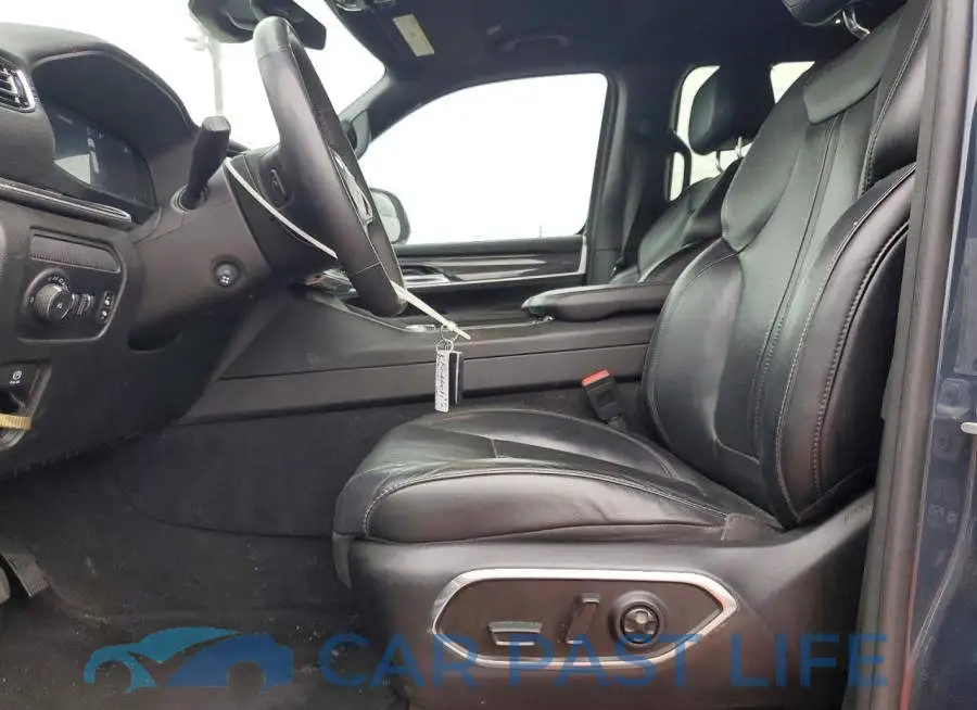 1C4SJVAT0PS515008# 7