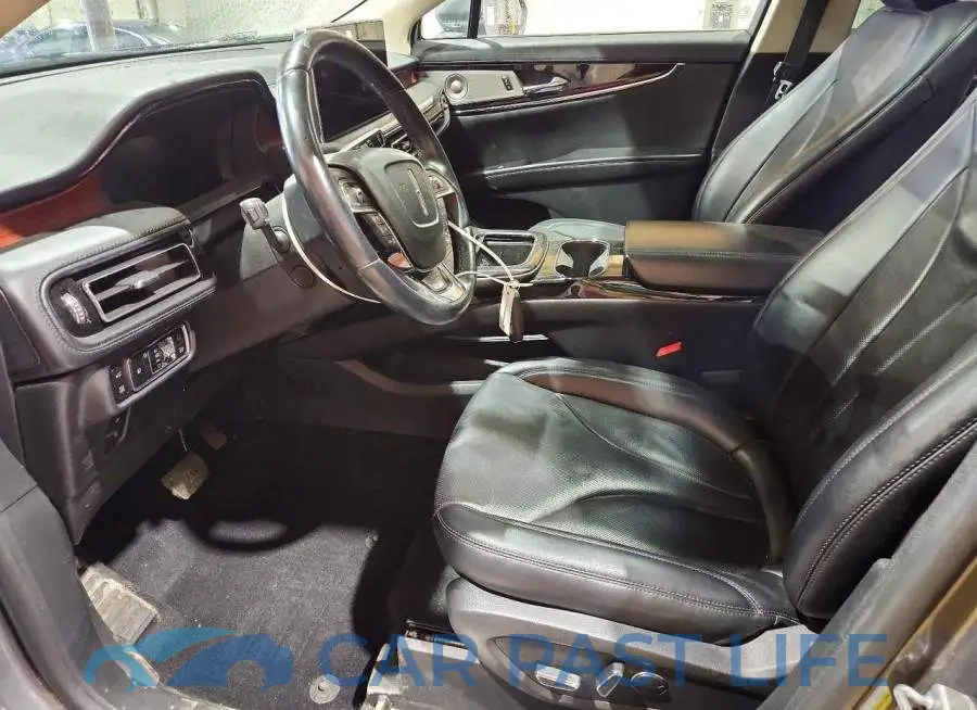 2LMPJ8K92PBL08186# 7