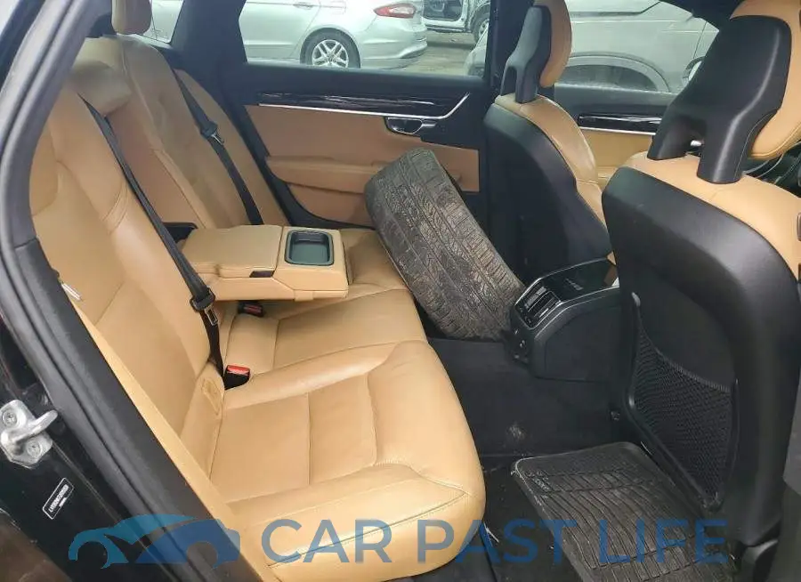 LVY982MK7JP015958# 10