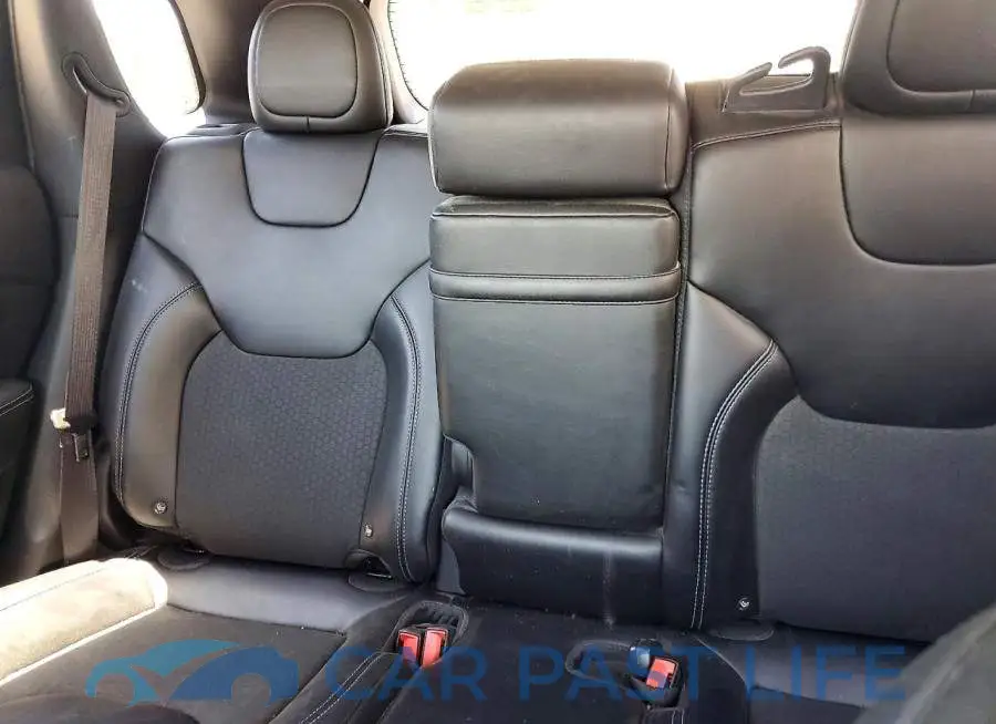 1C4PJLLB2KD173587# 10