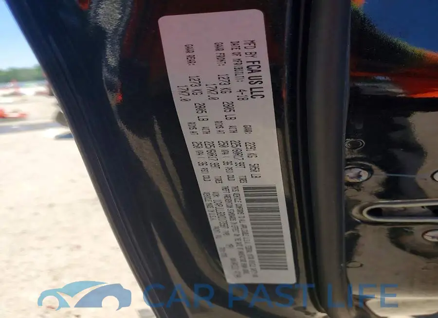 1C4PJLLB2KD173587# 14