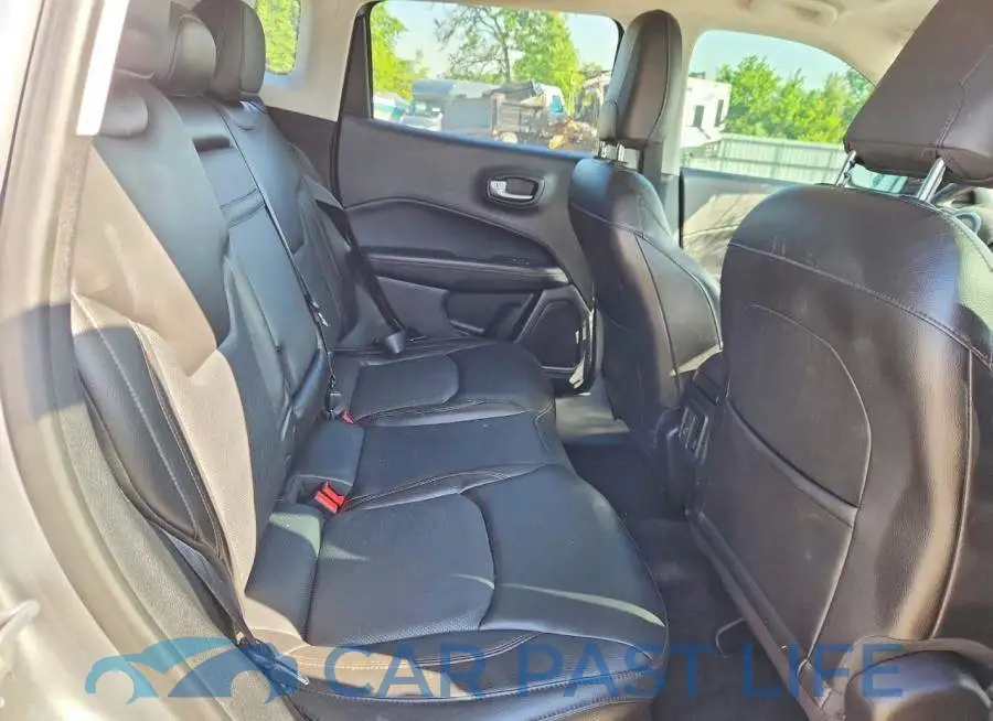 3C4NJDCB8JT190478# 11
