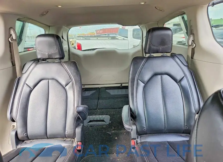 2C4RC1DG2MR512737# 10