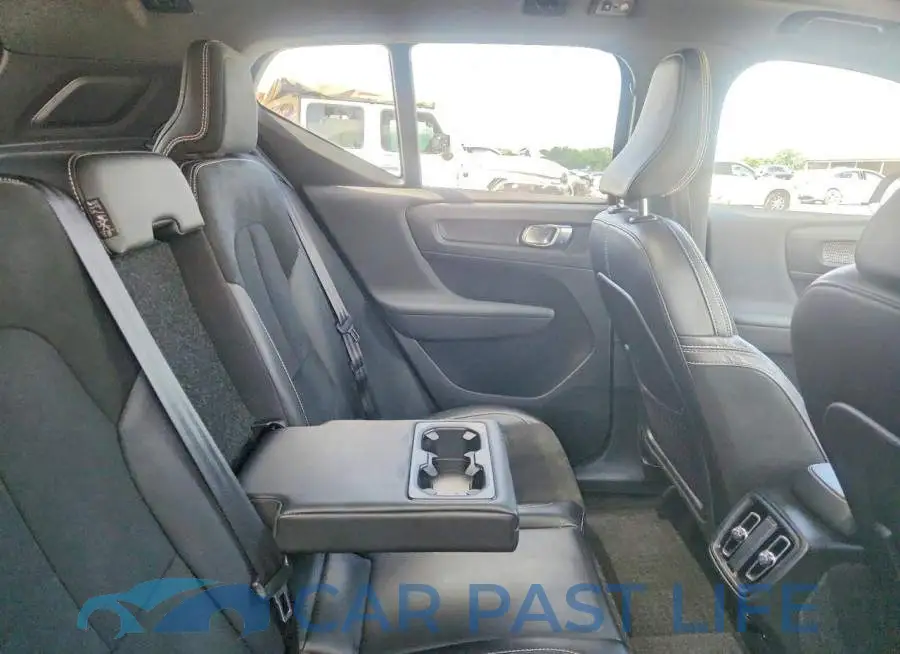 YV4162UMXM2533699# 11
