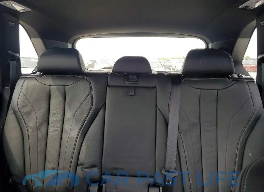 5UXKR0C32H0V82083# 10