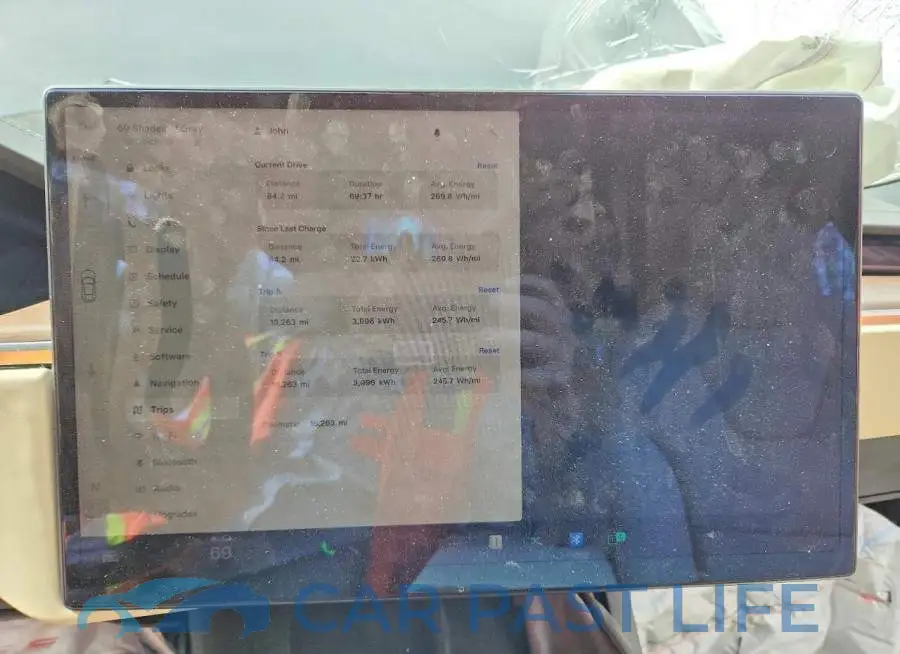 5YJSA1E52PF530014# 9