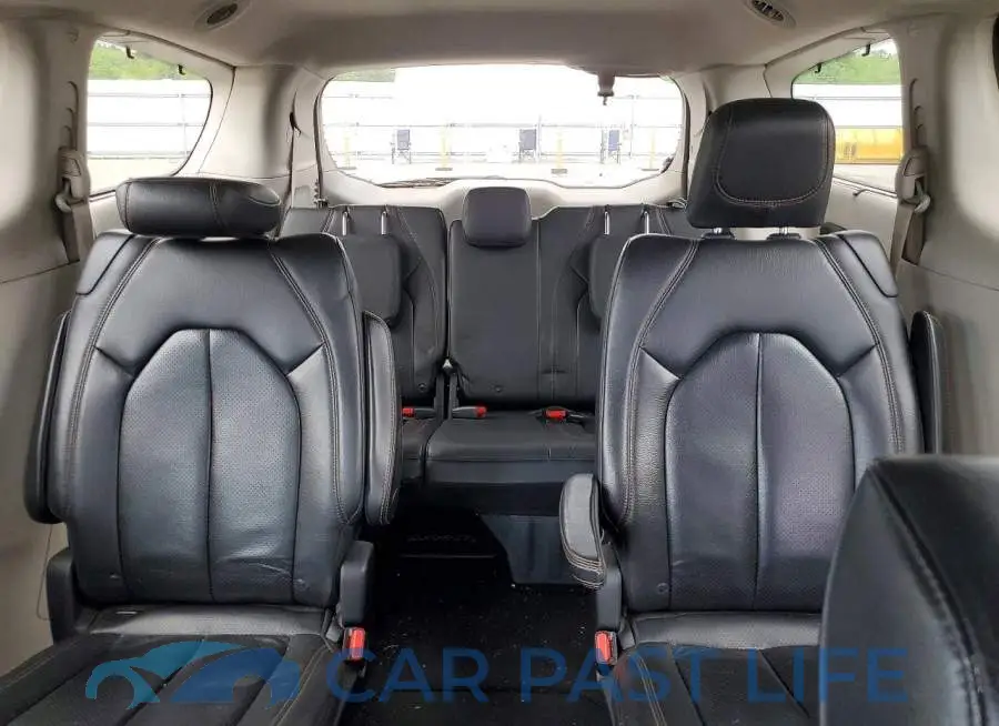 2C4RC1EG2HR584932# 10