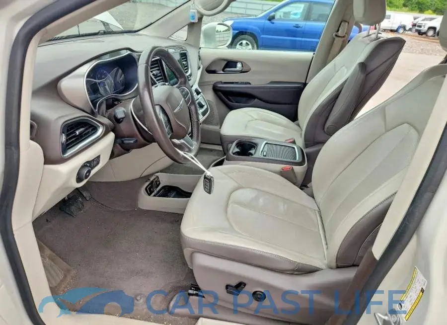 2C4RC1EGXHR565075# 7