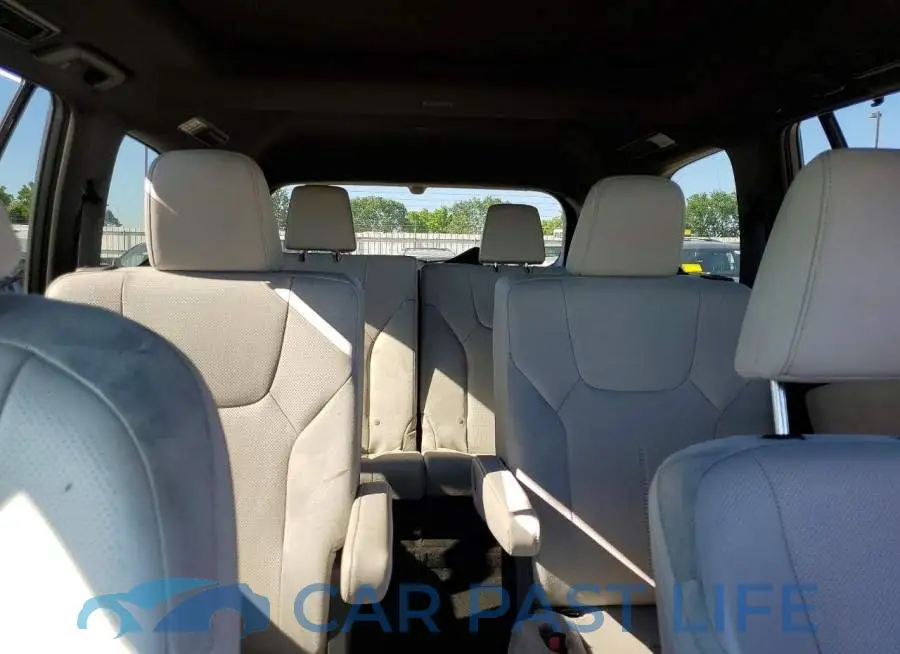 5TDAAAB6XRS000817# 10