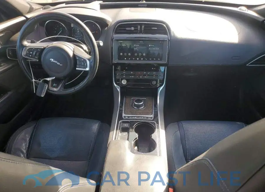 SAJAF4BN8HA968860# 8