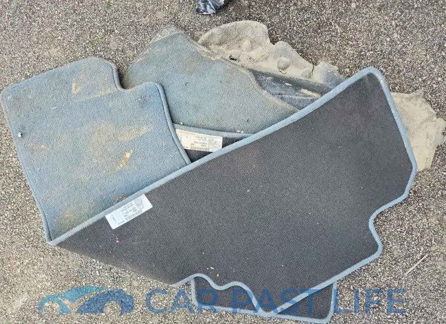 1G1FZ6S00M4108822# 12