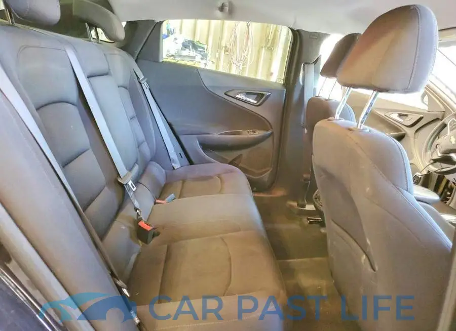 1G1ZD5ST8PF118586# 10
