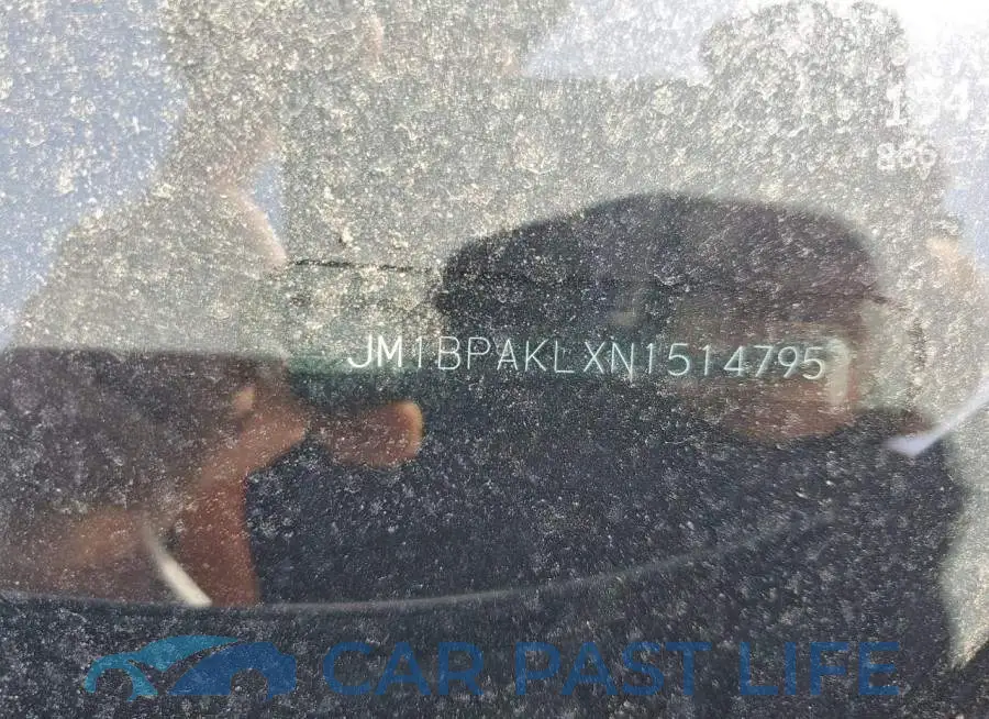 JM1BPAKLXN1514795# 13