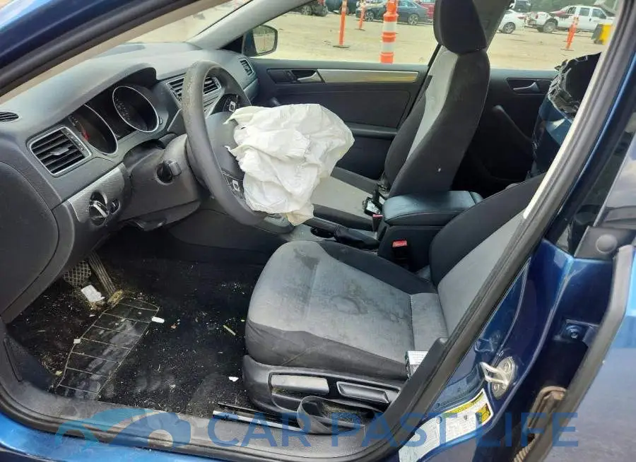3VW2B7AJ0HM410922# 7