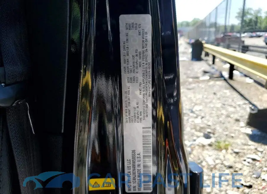 1C4HJXEN4MW585536# 14