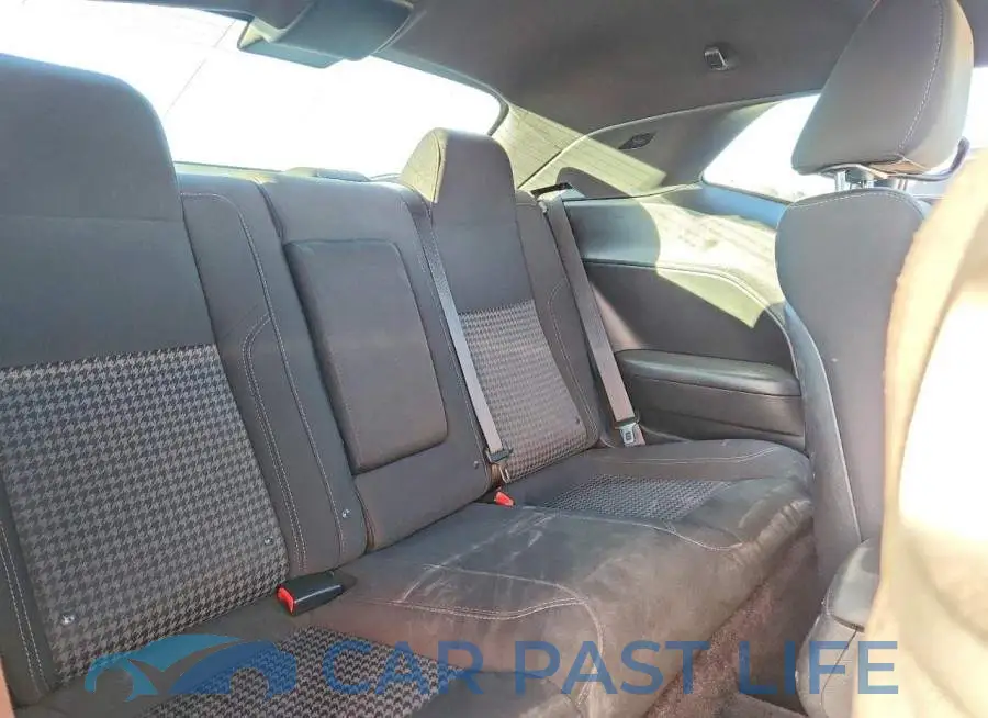 2C3CDZAG2JH241657# 10