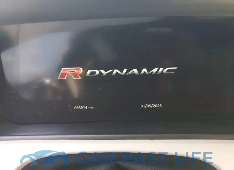 SALYM2RV8JA706073# 9