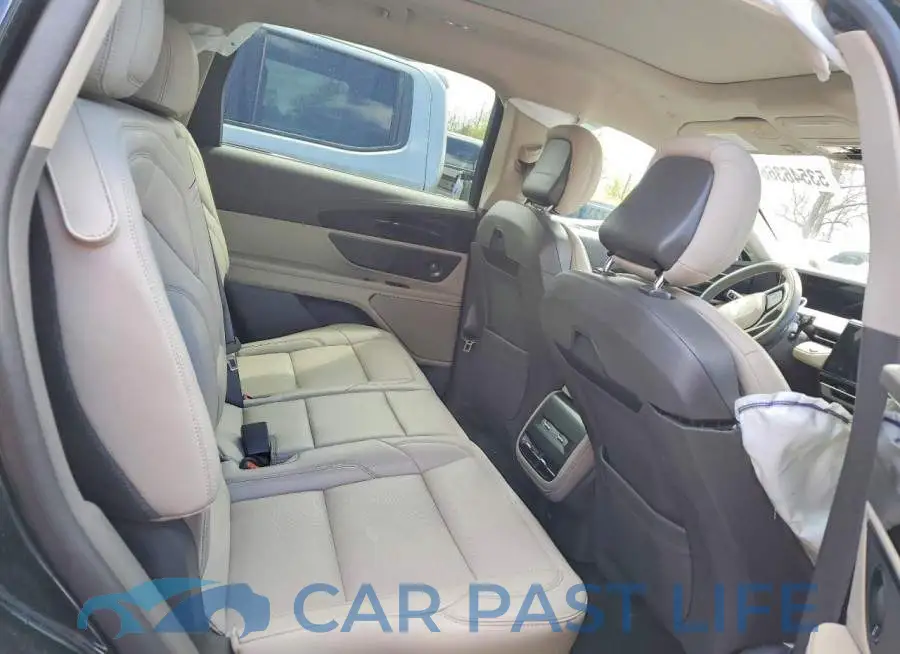 5LMPJ8J48SJ920928# 11