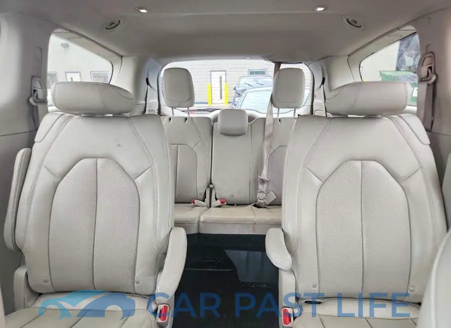 2C4RC1DG8MR555074# 10