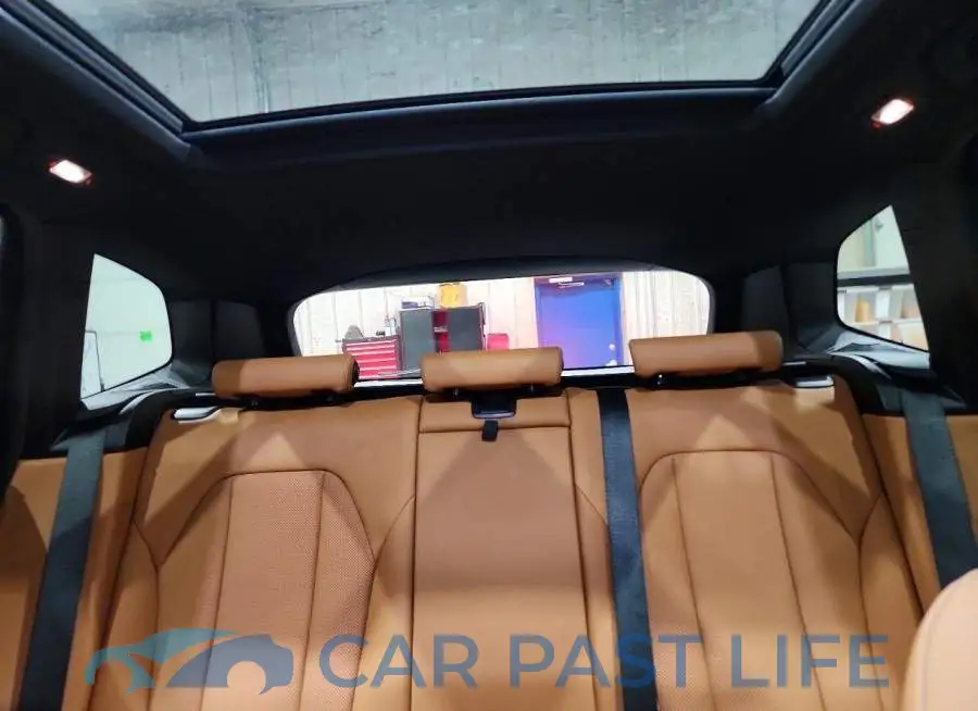 5UX53DP01R9W27369# 10