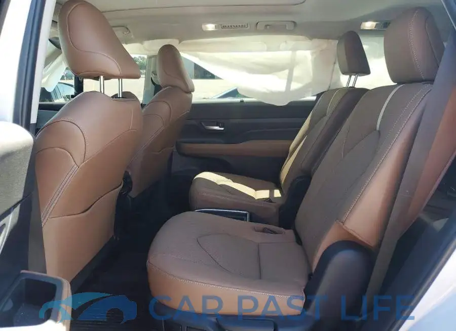 5TDAAAB56TS117373# 11
