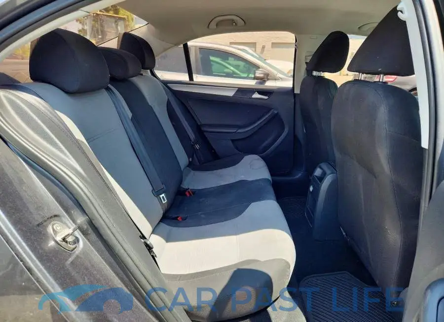 3VW2B7AJ0HM367652# 10