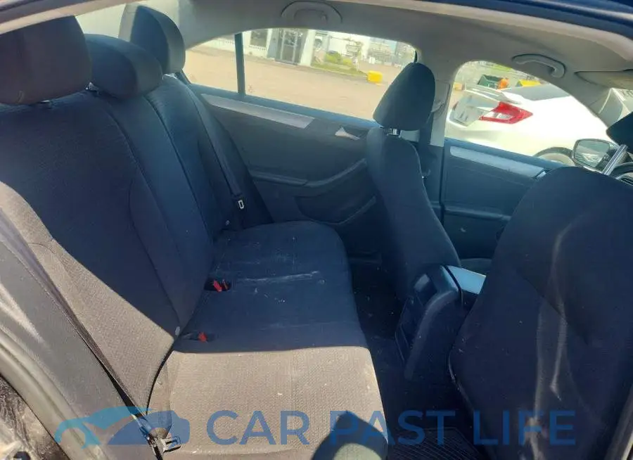 3VW2B7AJ4HM209623# 10