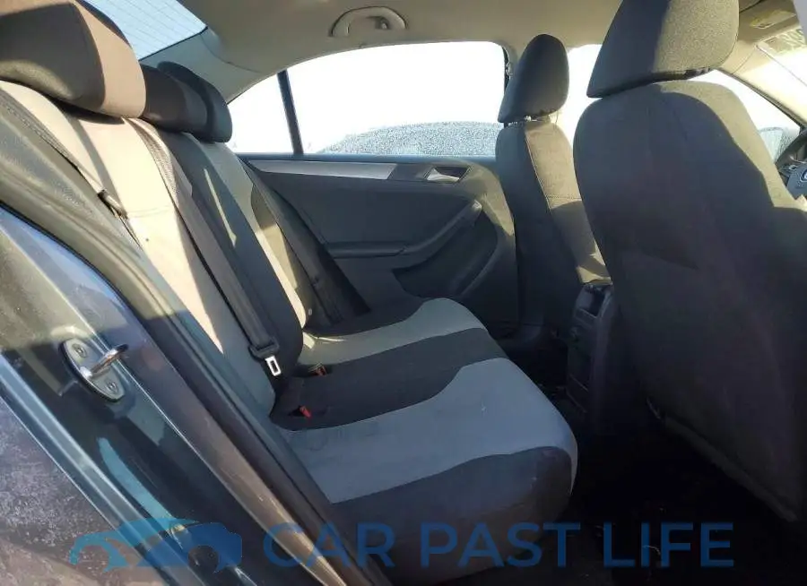 3VW2B7AJ5HM413069# 10