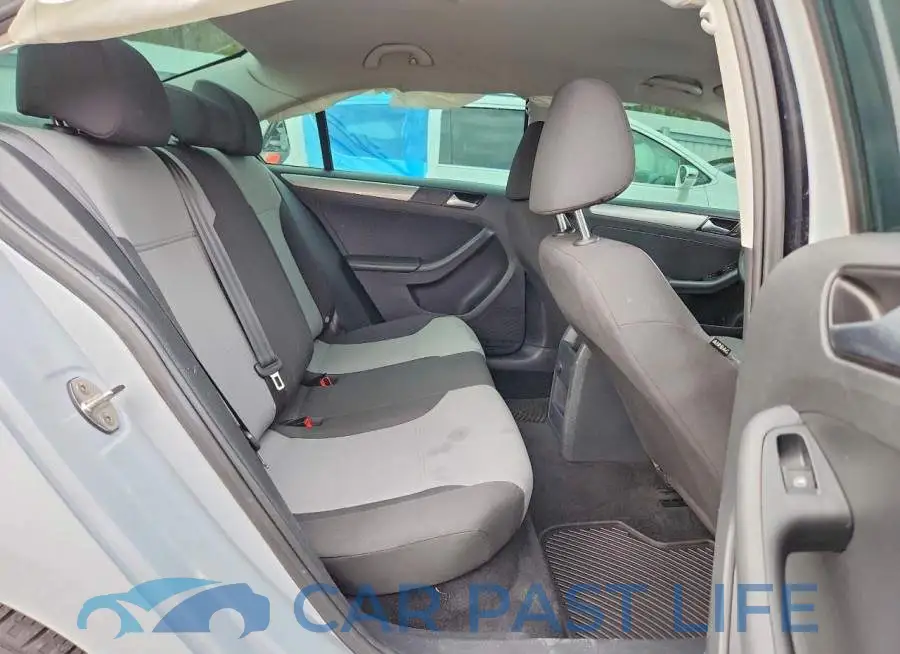 3VW2B7AJ9HM414693# 10