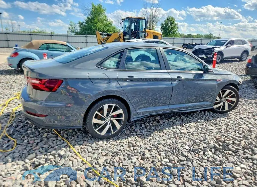 3VW5T7BU9MM039370# 3