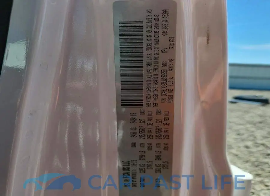 1C4HJXDG9LW192259# 13