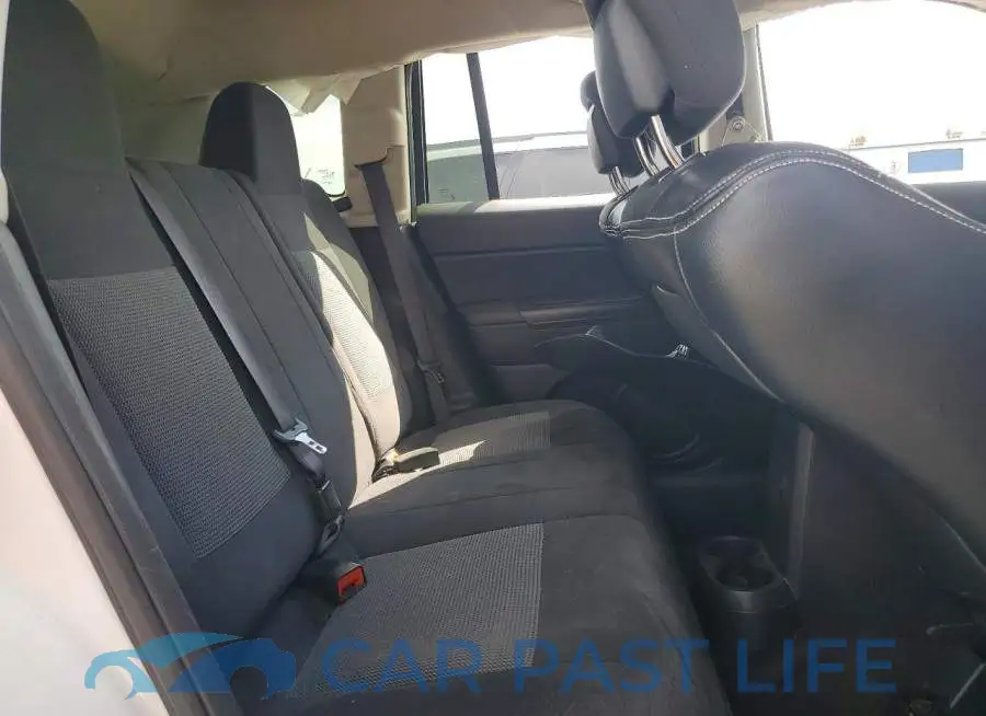 1C4NJCBA4HD147260# 10