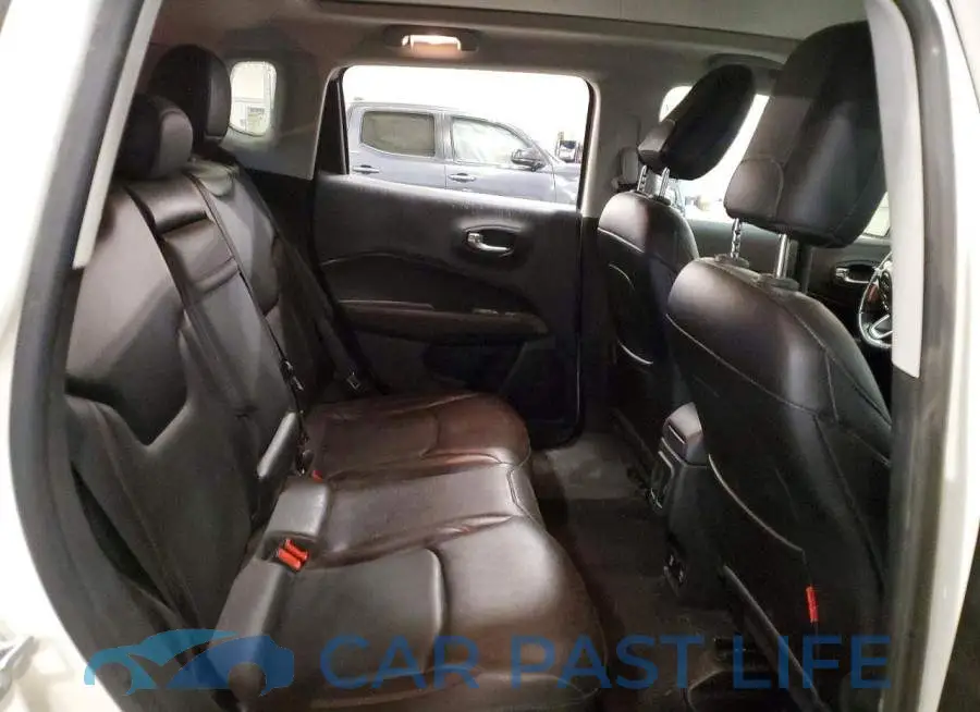 3C4NJDDB2JT424208# 11