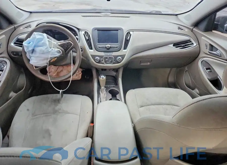 1G1ZB5ST4HF267892# 8