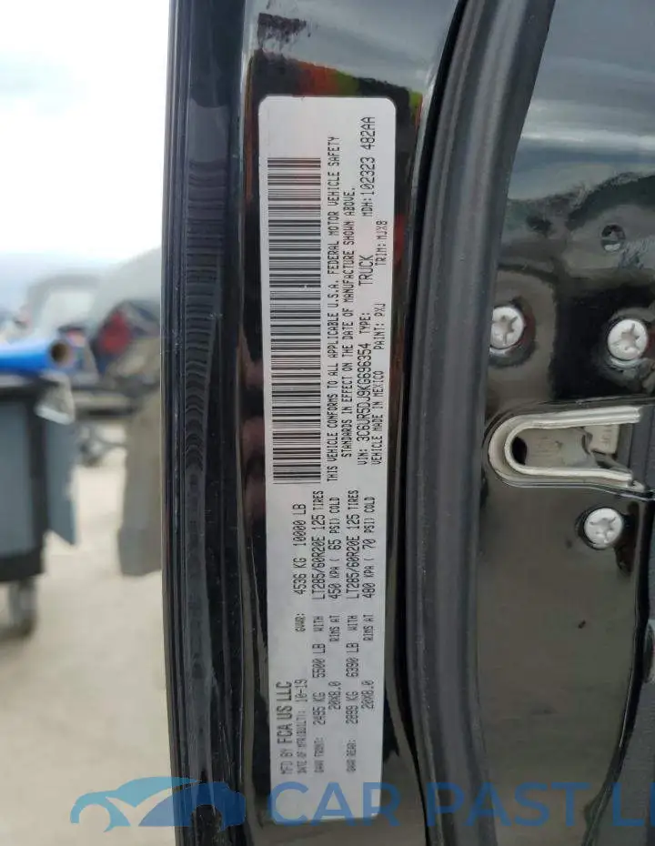 3C6UR5DJ9KG696354# 13