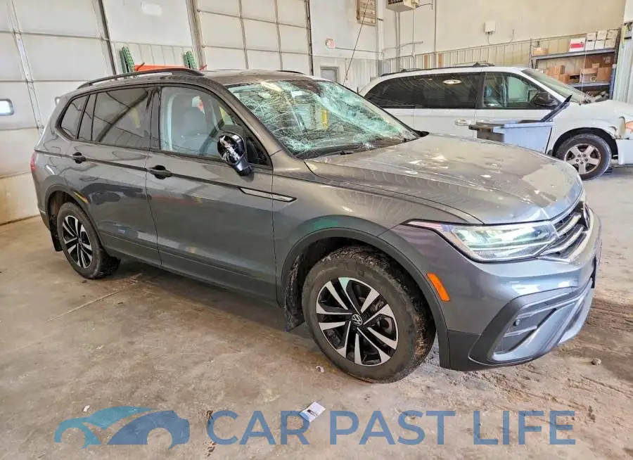 3VVFB7AX1PM034630# 4