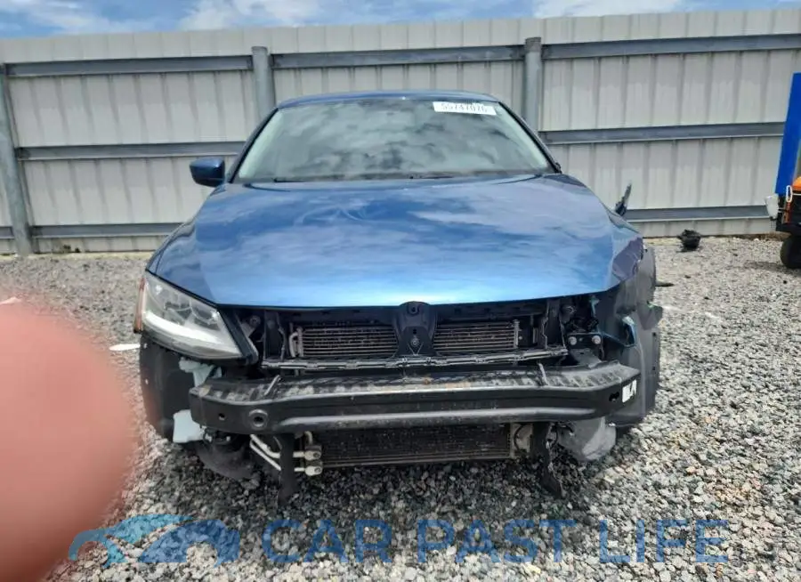 3VW2B7AJ7JM243545# 5
