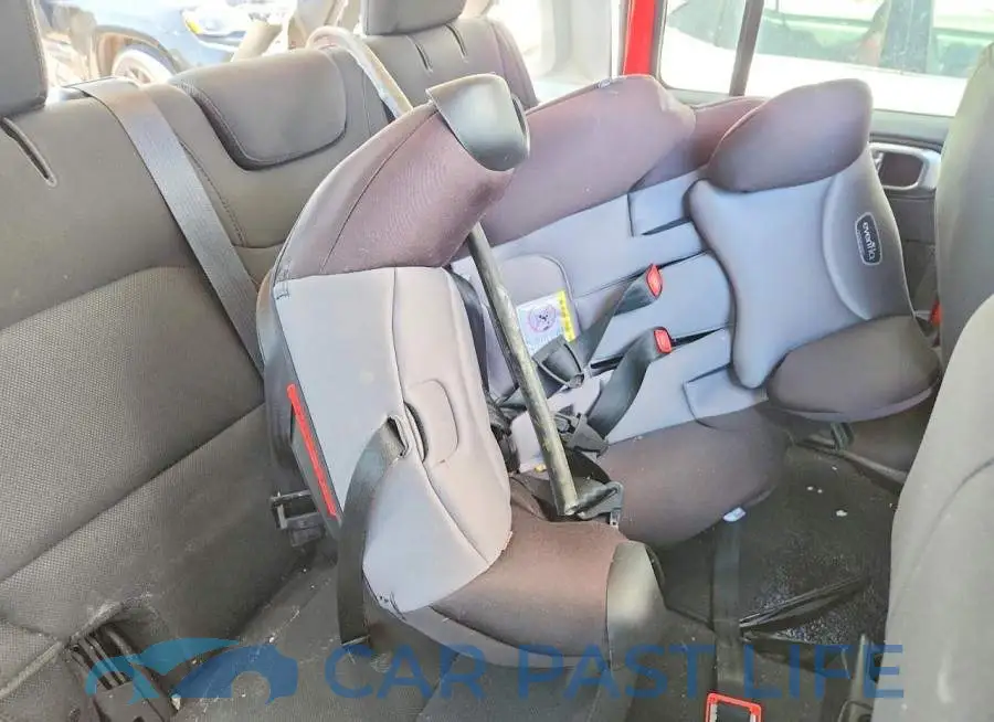 1C4HJXEG0JW216203# 11