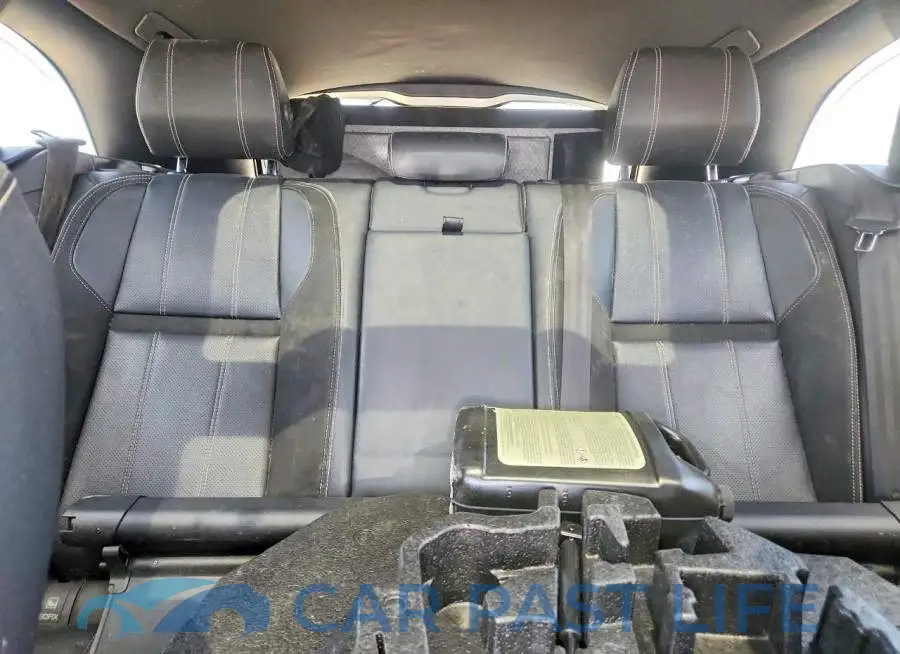 SALYL2RV0JA758199# 10