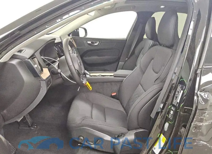 YV4M12RJ3T1423821# 7