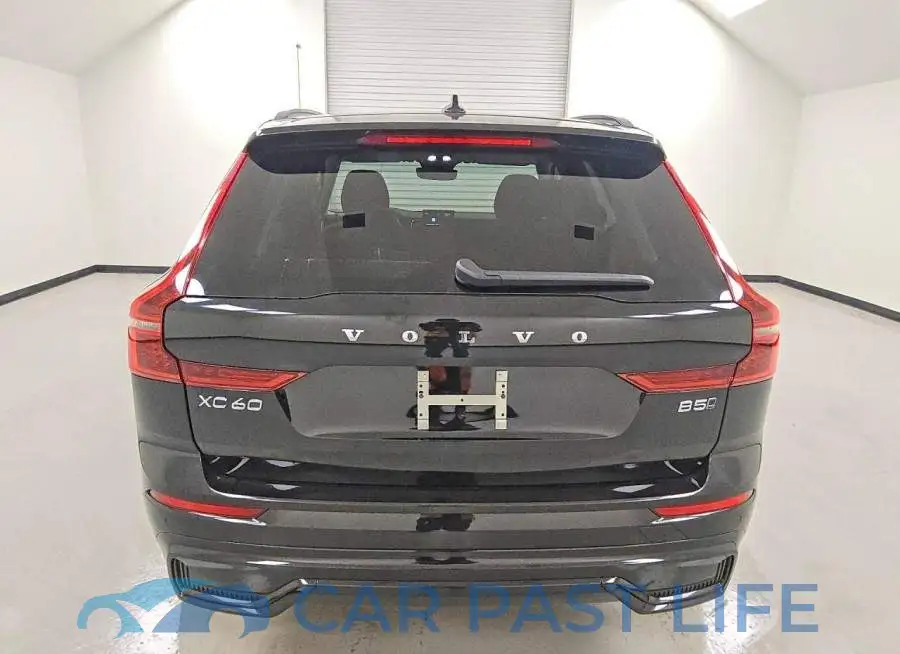 YV4M12RJ3T1423821# 6