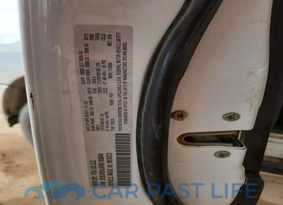3C6UR5HJ6RG189044# 12