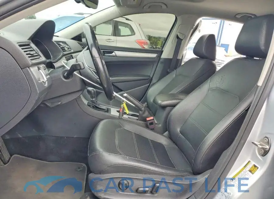 1VWLA7A3XKC008567# 7