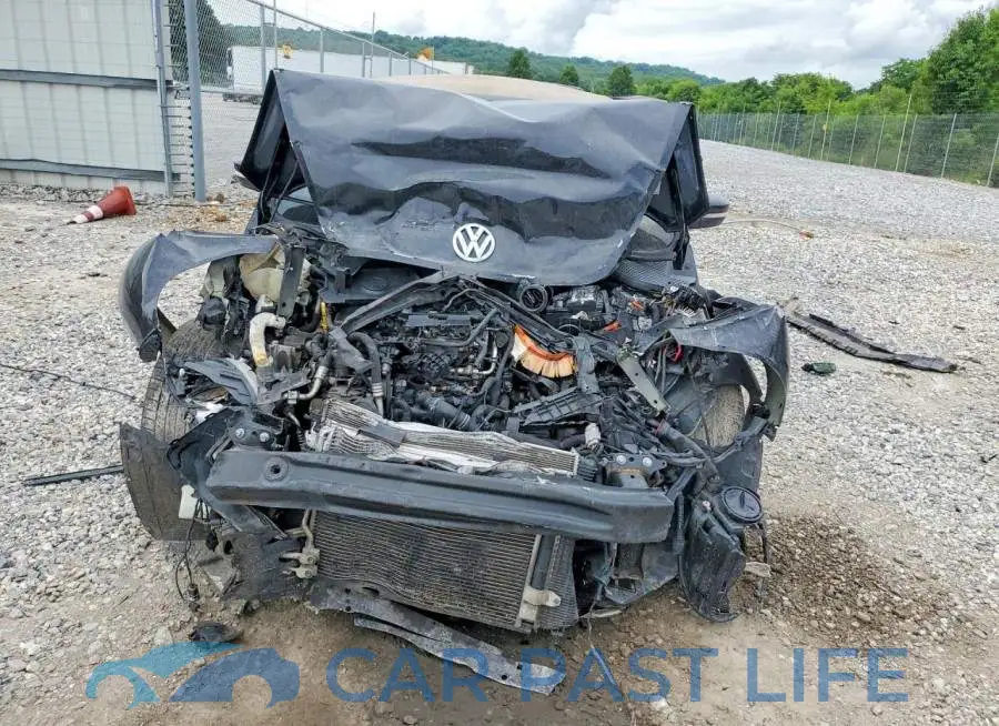 3VW5DAAT2JM505199# 5