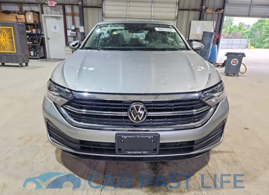 3VW5M7BU1PM012083# 5