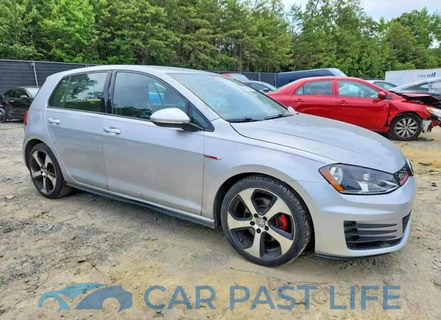 3VW5T7AU4HM070856# 4