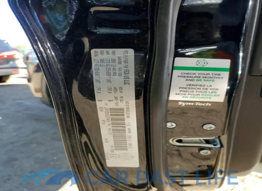1C4PJMCX5KD274074# 13