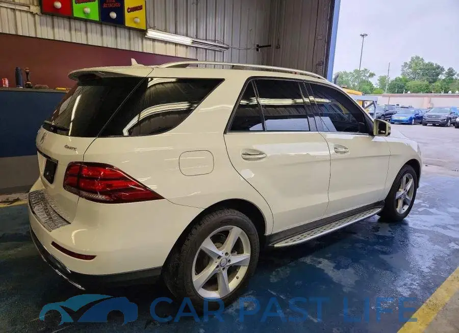 4JGDA5HB6HA901375# 3